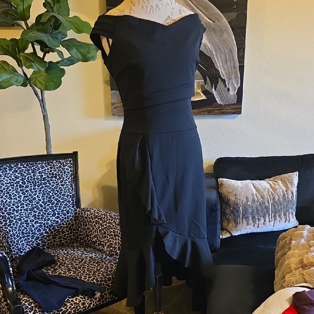 Sweetheart Neckline Ruffle Trim Elegant Black Evening Dress